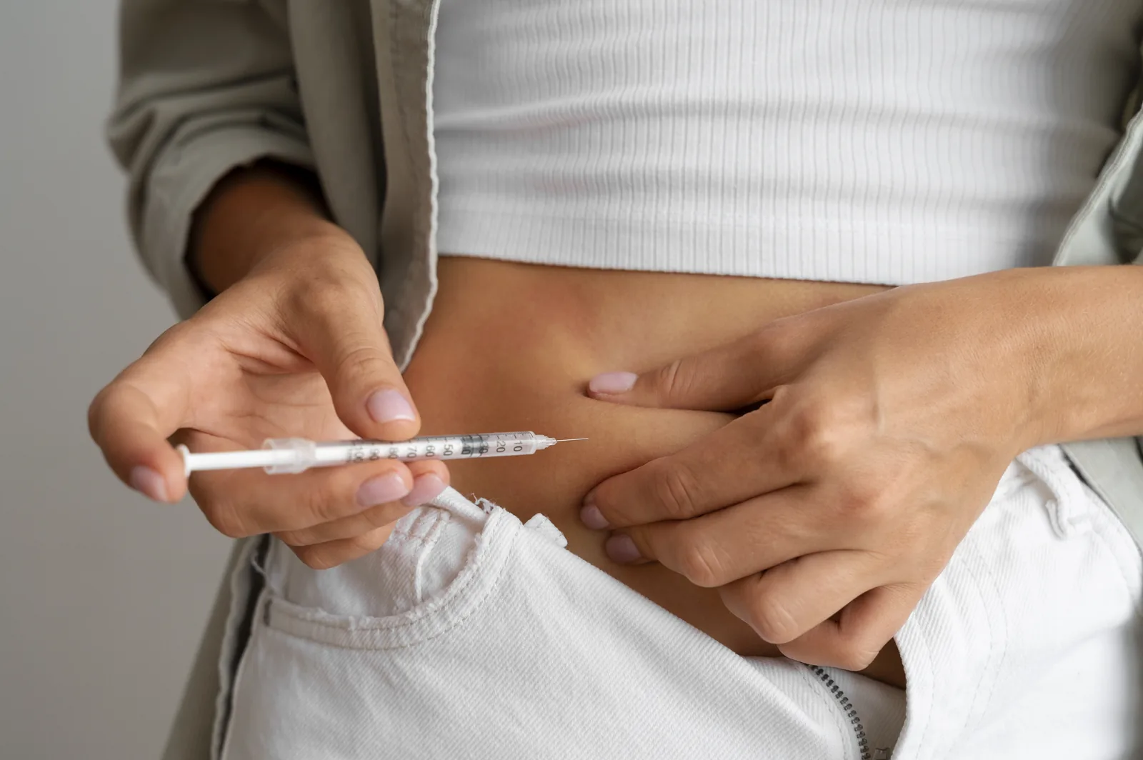 Weekly GLP-1 self-injection for medical weight loss, Advanced Aesthetics Medford and Braintree MA